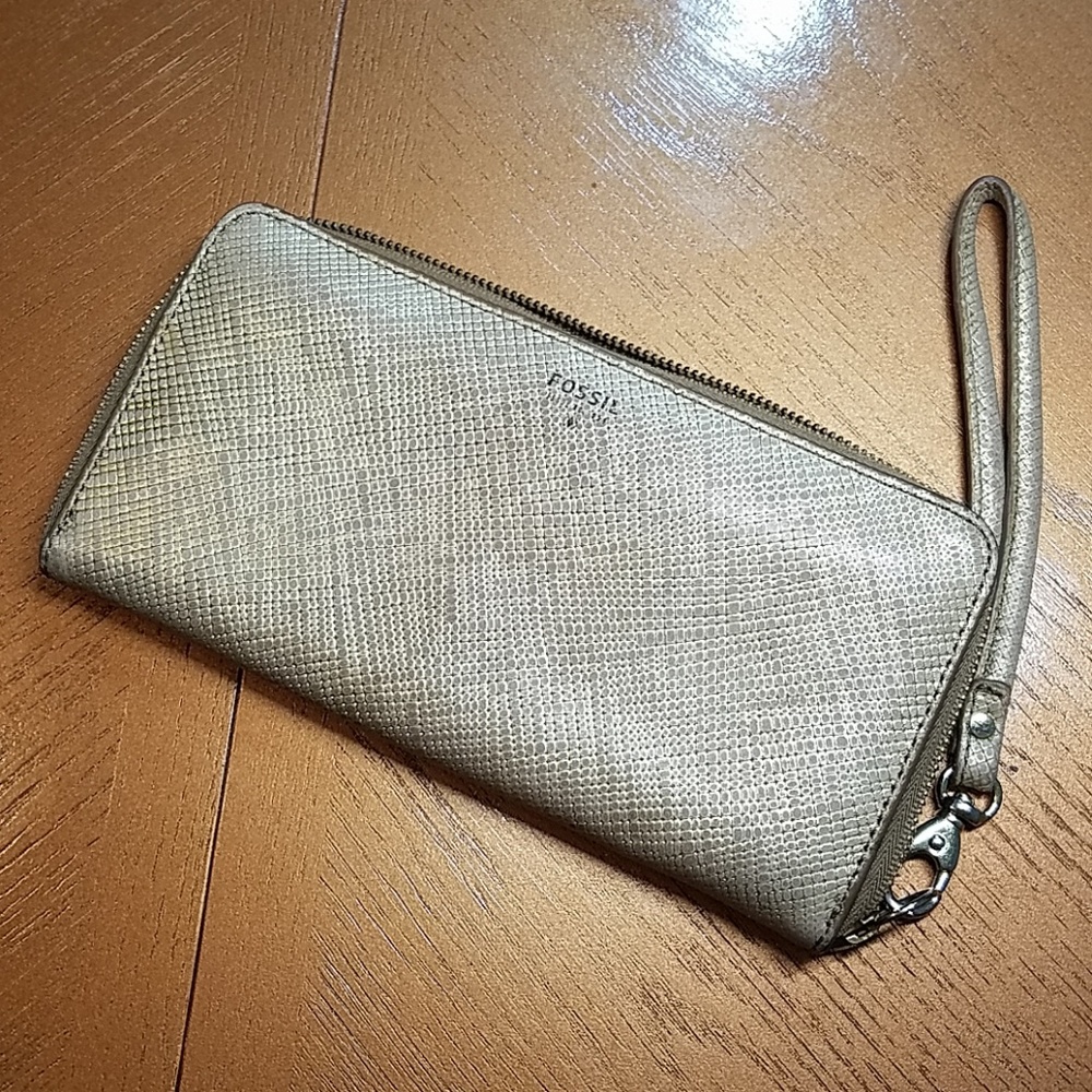 Fossil wallet